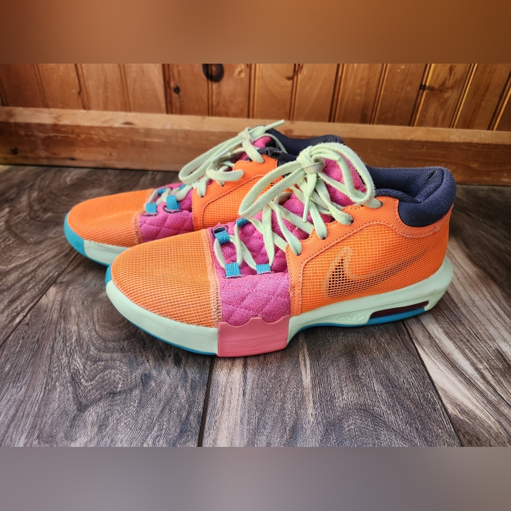 Nike Basketball Lebron James Witness VIII